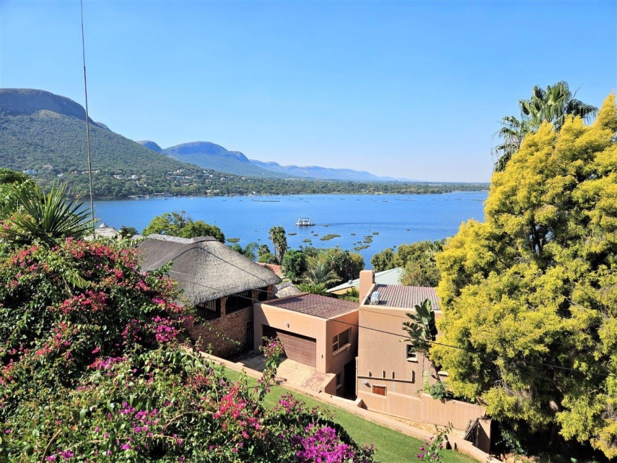 4 Bedroom Property for Sale in Kosmos North West